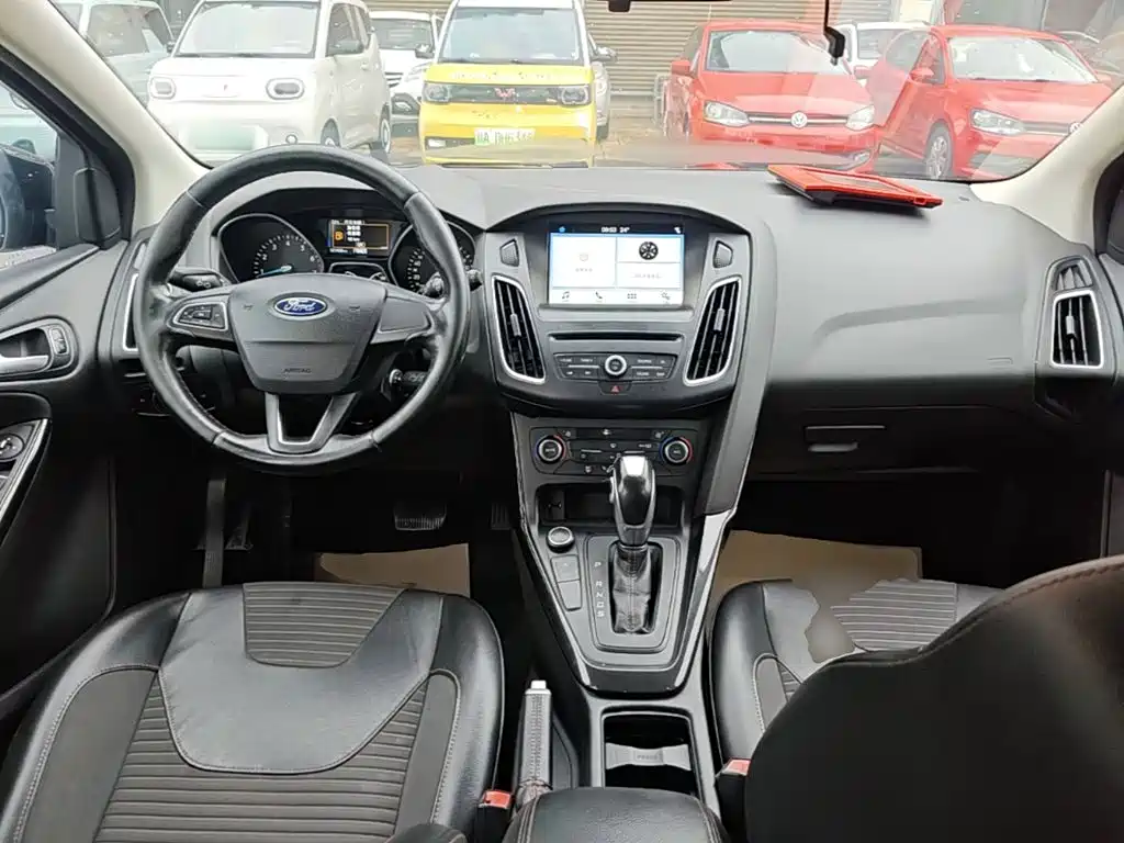 Ford Focus 2017 — фото 10