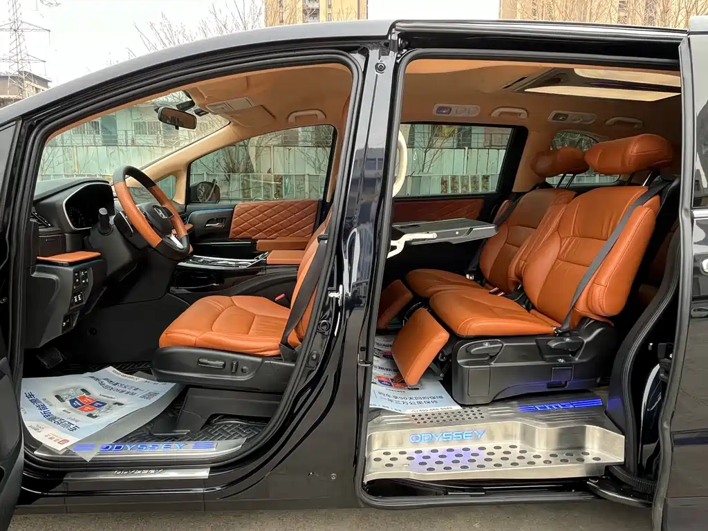 Honda Odyssey 2023 — фото 15