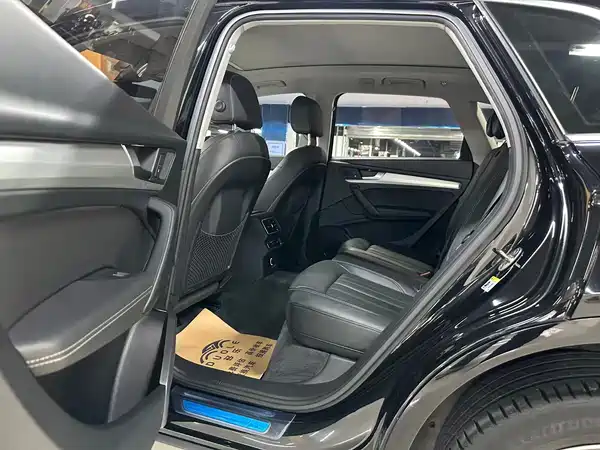 Audi Q5L 2020