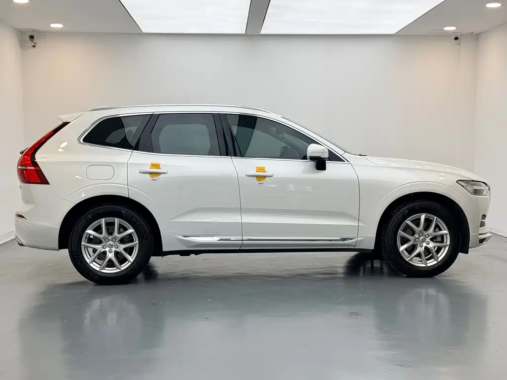 Volvo XC60 2019 — фото 6