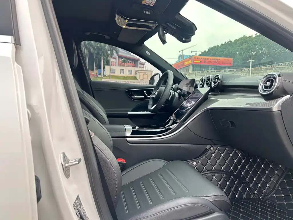 Mercedes-Benz C-Class 2023 — фото 19
