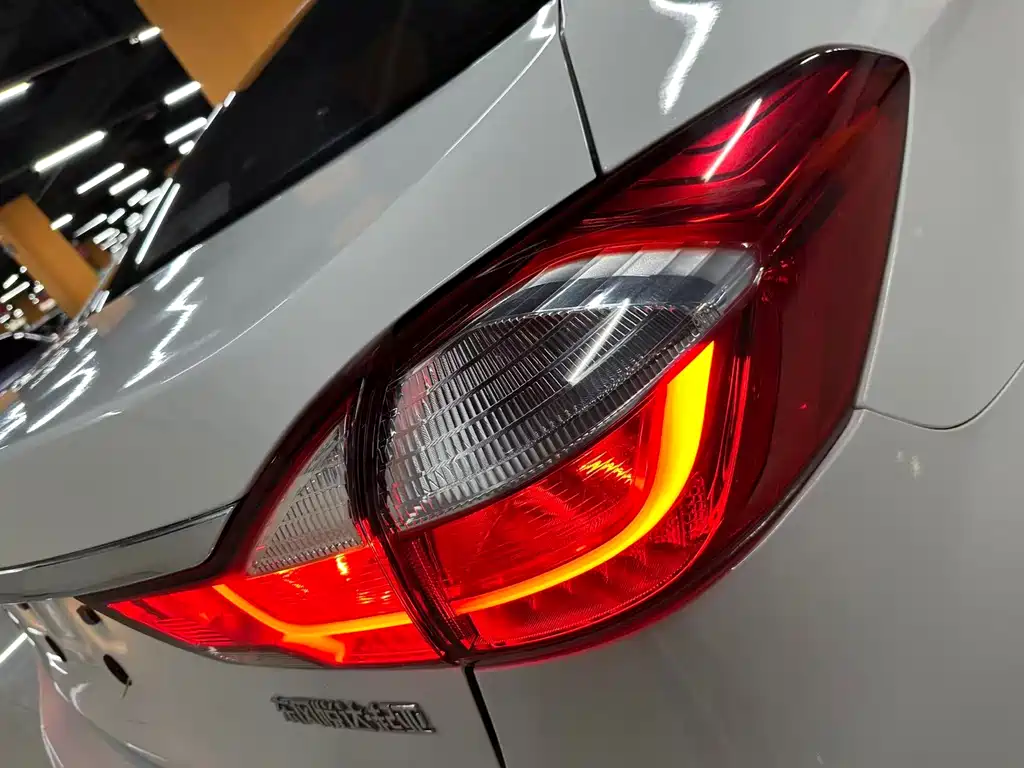 Kia K3 2018 — фото 14