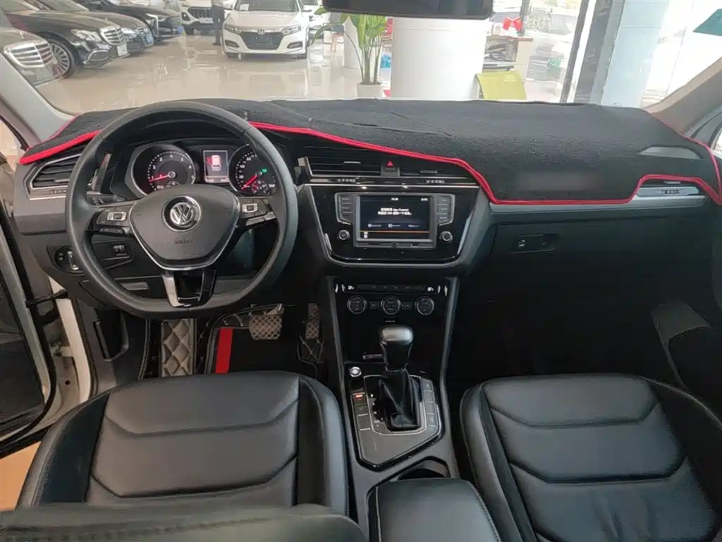 Volkswagen Tiguan L 2017 — фото 10