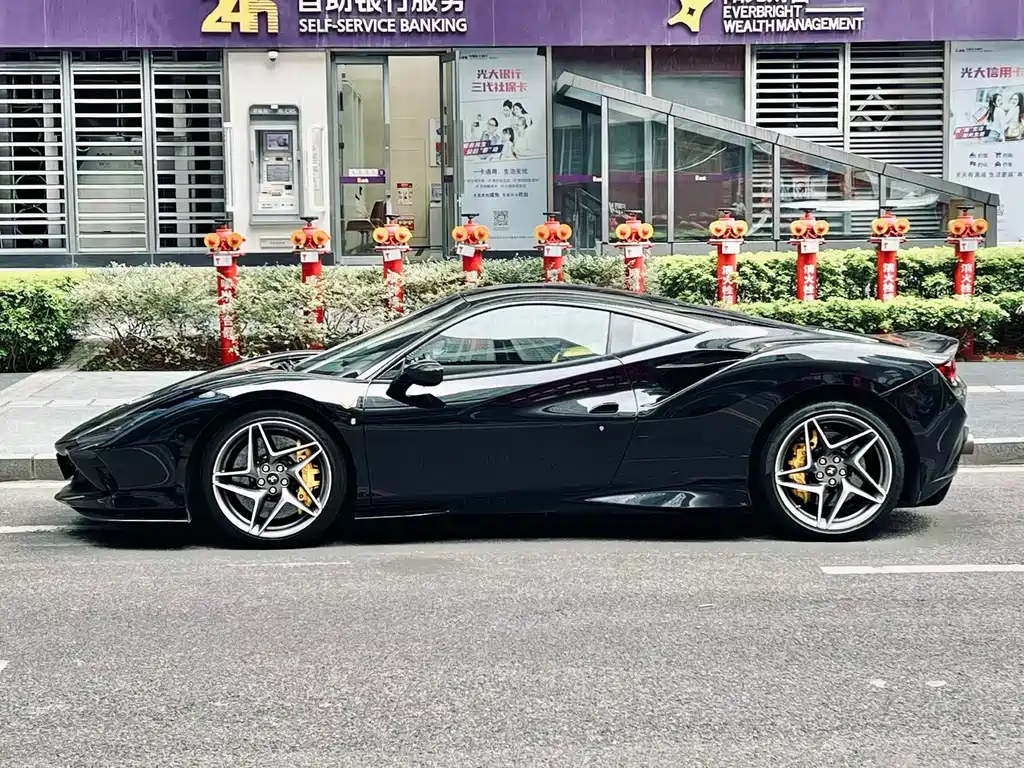 Ferrari F8 2019 — фото 2