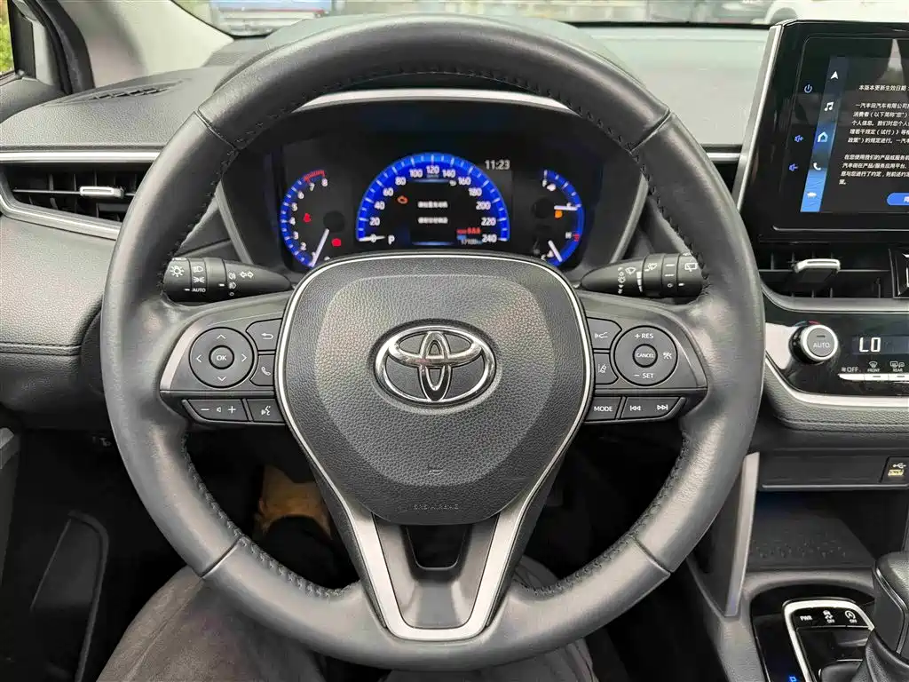 Toyota Corolla Cross 2022 — фото 11