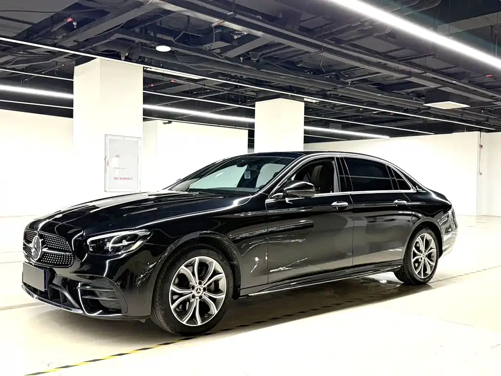 Mercedes-Benz E-Class 2022