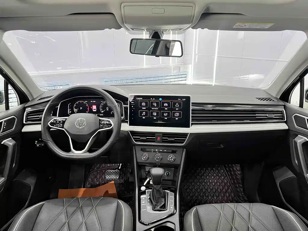 Volkswagen Tiguan L 2023 — фото 14
