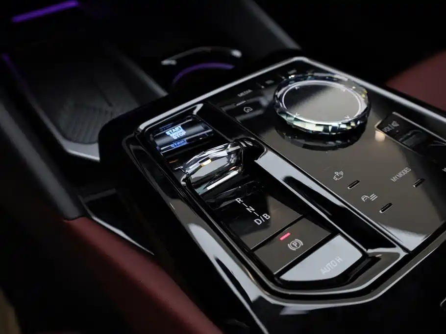 BMW i5 2025 — фото 20