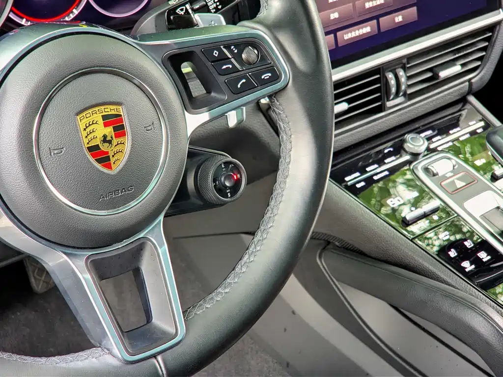 Porsche Cayenne Hybrid 2023 — фото 15