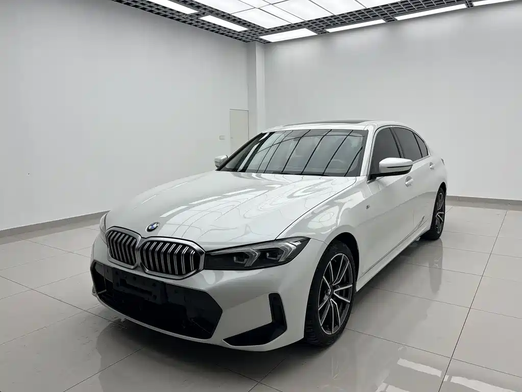 BMW 3 Series 2023 — фото 1