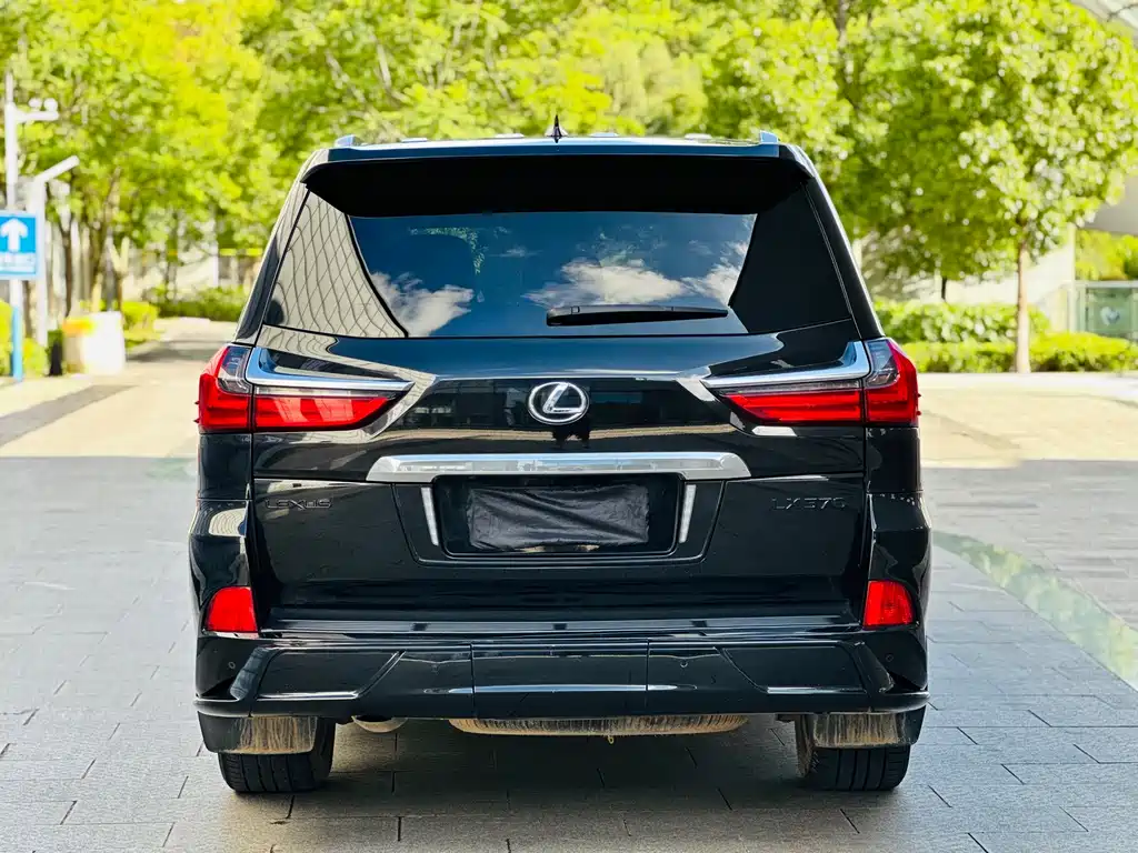 Lexus LX 2016 — фото 13