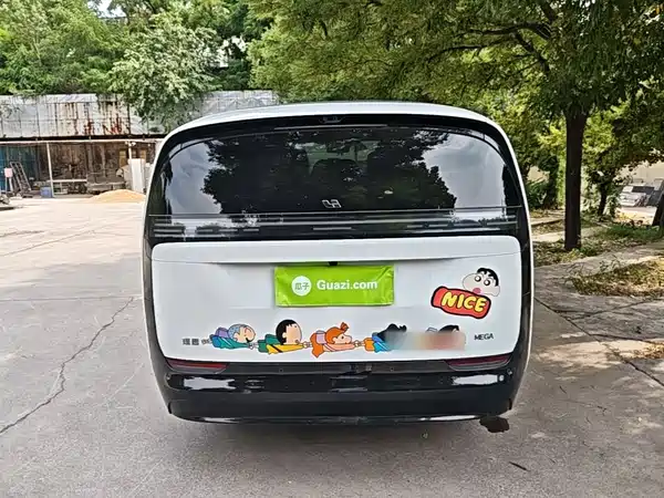 Li Auto MEGA 2024