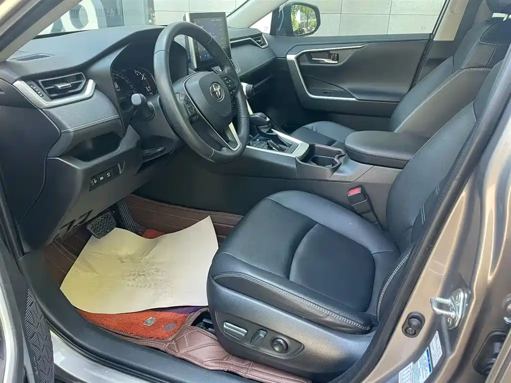 Toyota RAV4 2021