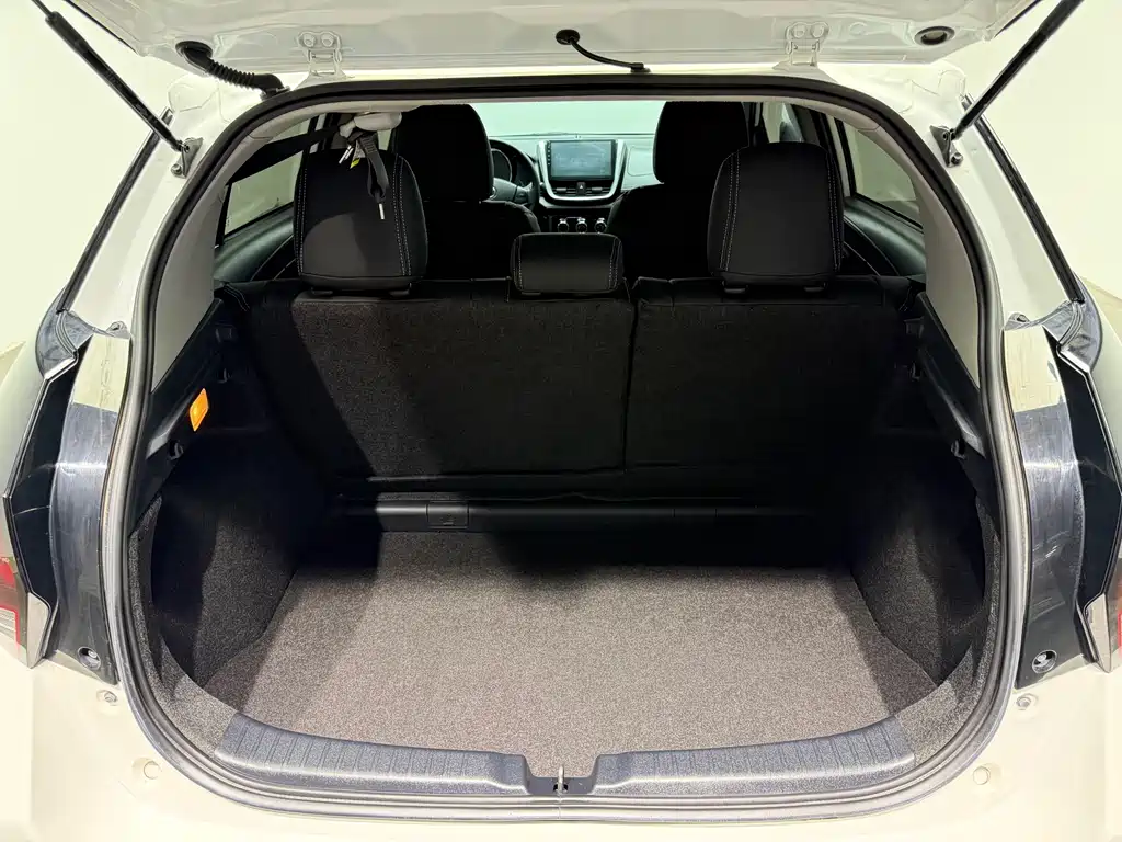 Toyota Yaris L 2022 — фото 29