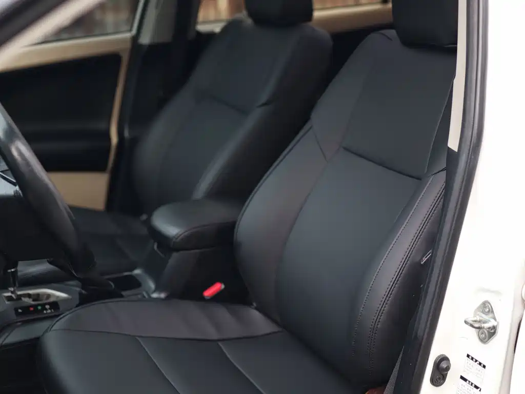 Toyota RAV4 2014 — фото 18