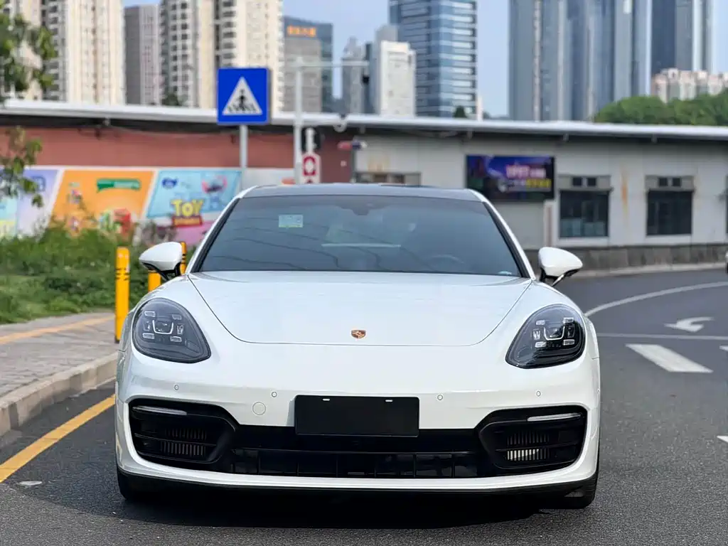 Porsche Panamera 2022