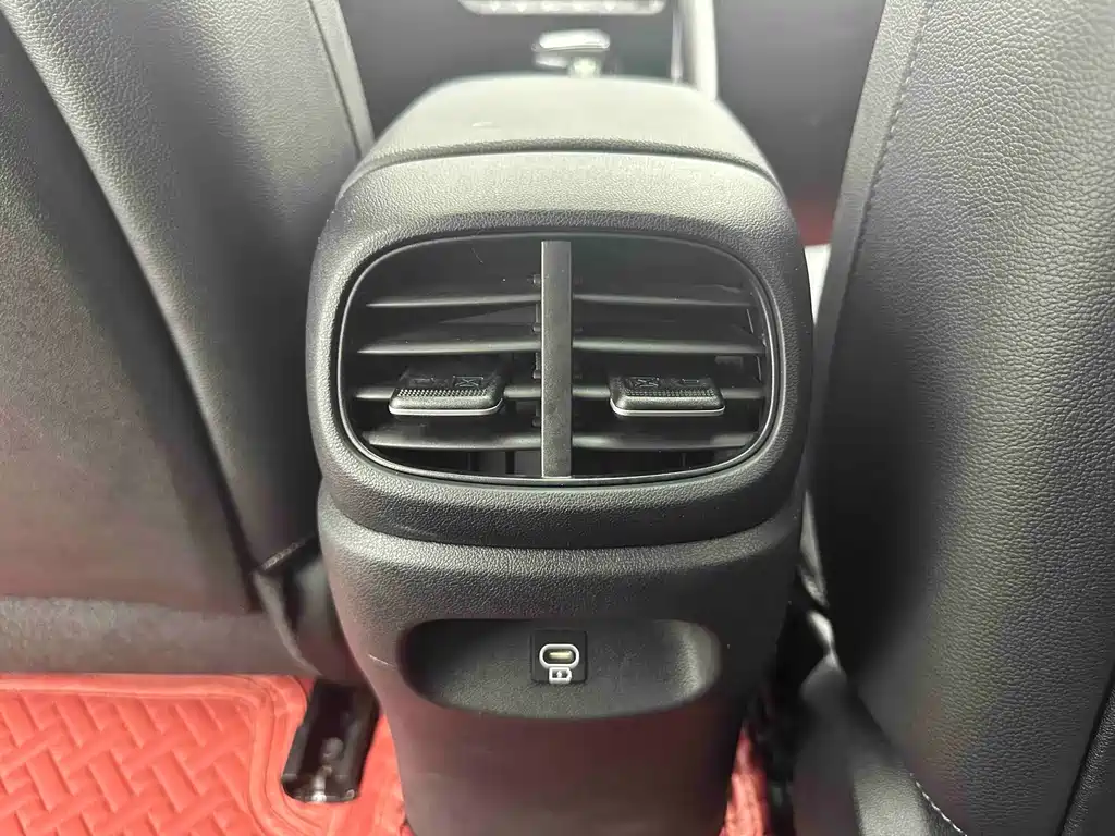 Hyundai Elantra 2023 — фото 13
