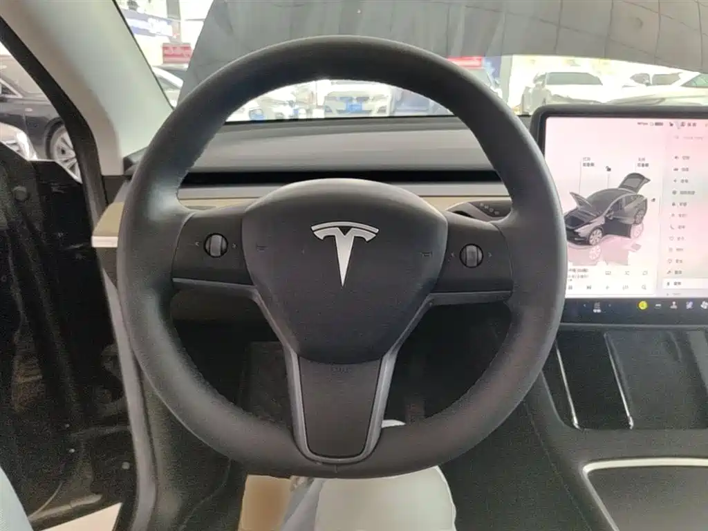 Tesla Model Y 2023 — фото 11
