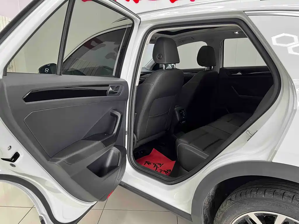 Volkswagen T-Roc 2022 — фото 16