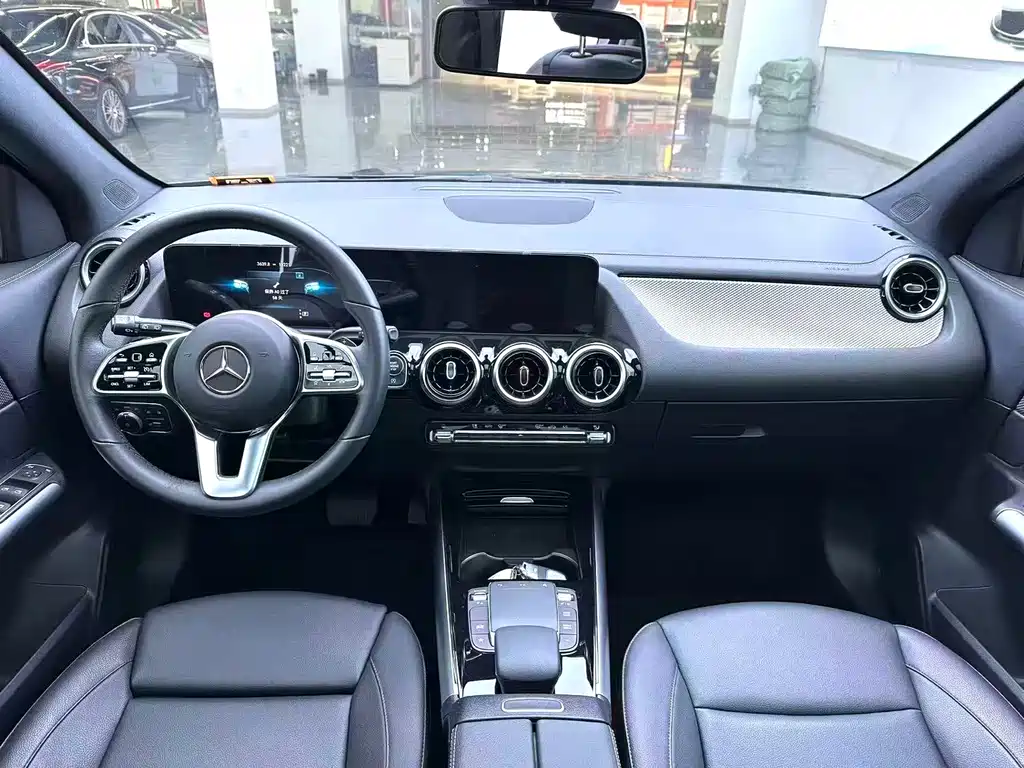 Mercedes-Benz GLA 2023