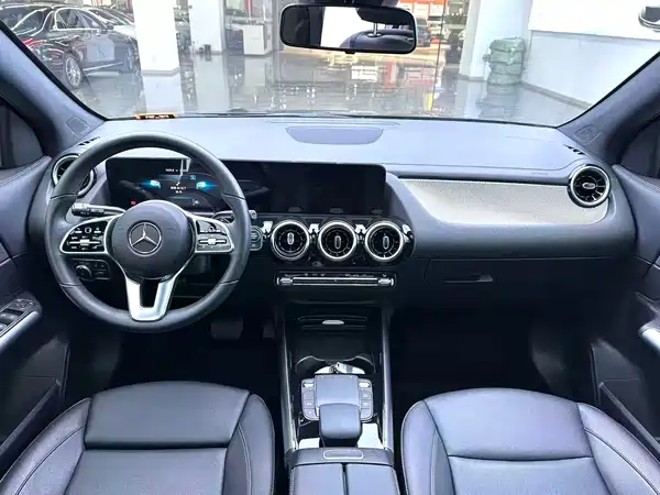 Mercedes-Benz GLA 2023