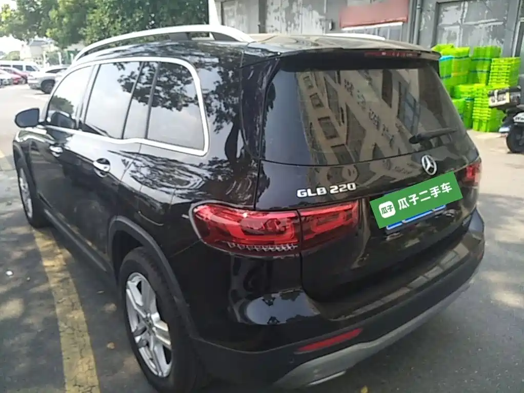 Mercedes-Benz GLB 2023