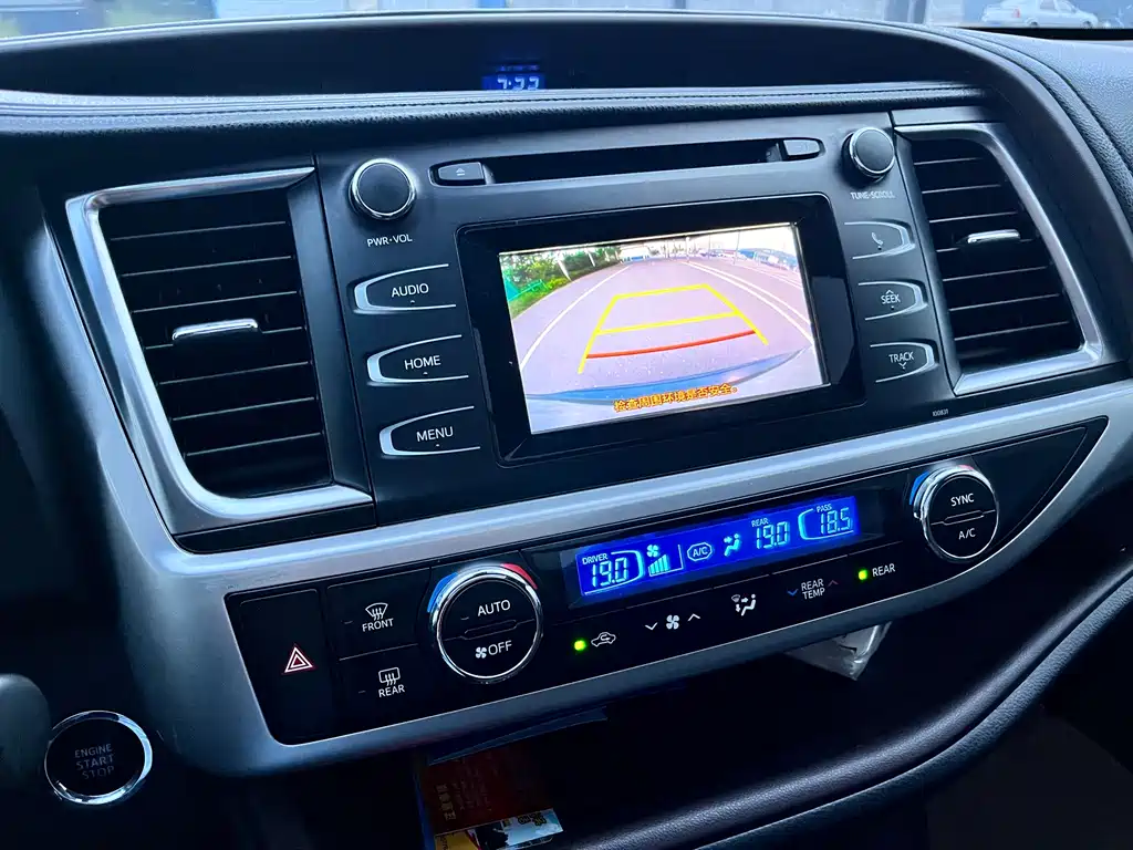 Toyota Highlander 2020 — фото 19