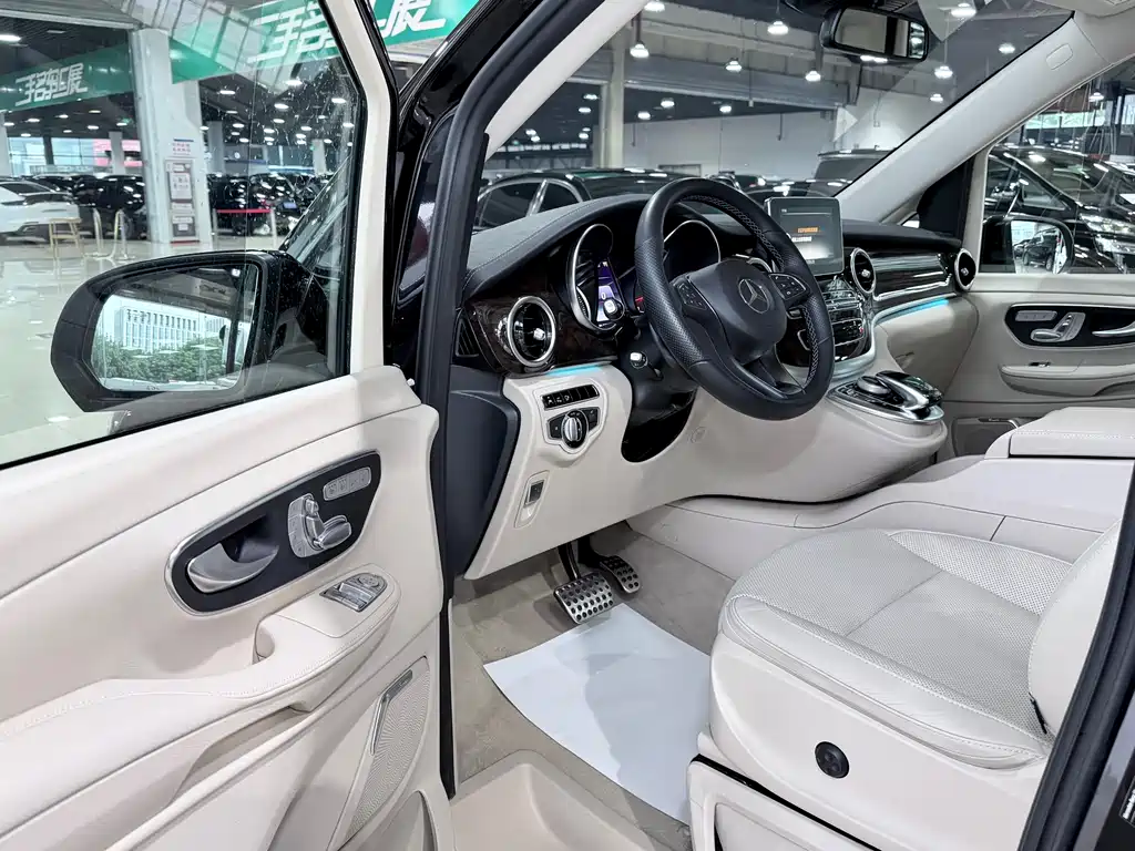 Mercedes-Benz V-Class 2016
