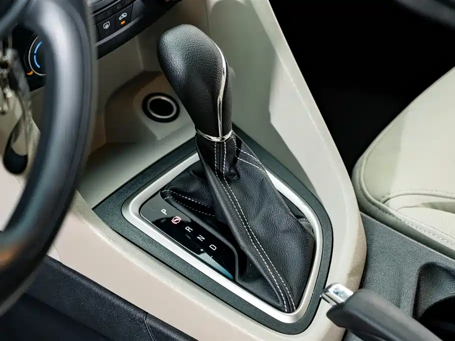 Buick Excelle 2017 — фото 10