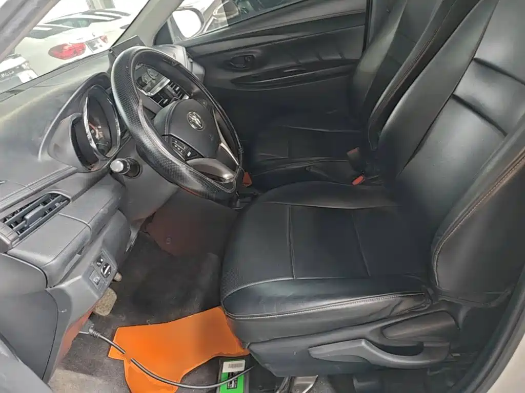 Toyota Yaris L 2023 — фото 15