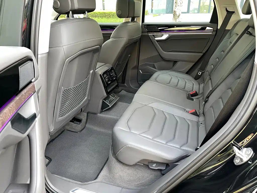 Volkswagen Touareg 2024 — фото 8