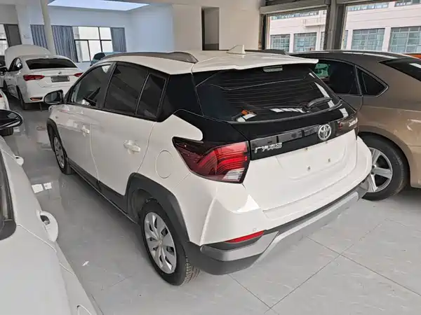 Toyota Yaris L 2023
