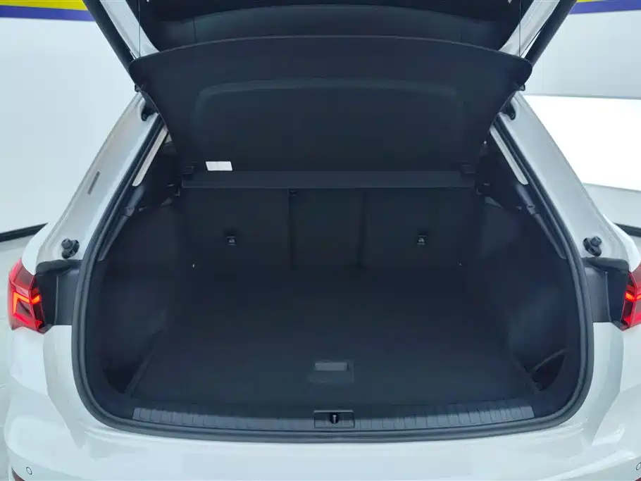 Audi Q3 2021
