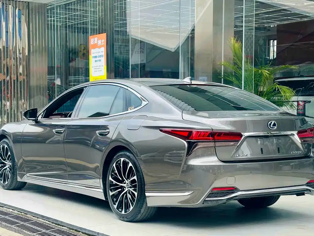Lexus LS 2021 — фото 4