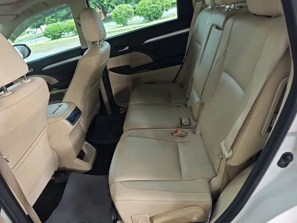 Toyota Highlander 2015 — фото 17