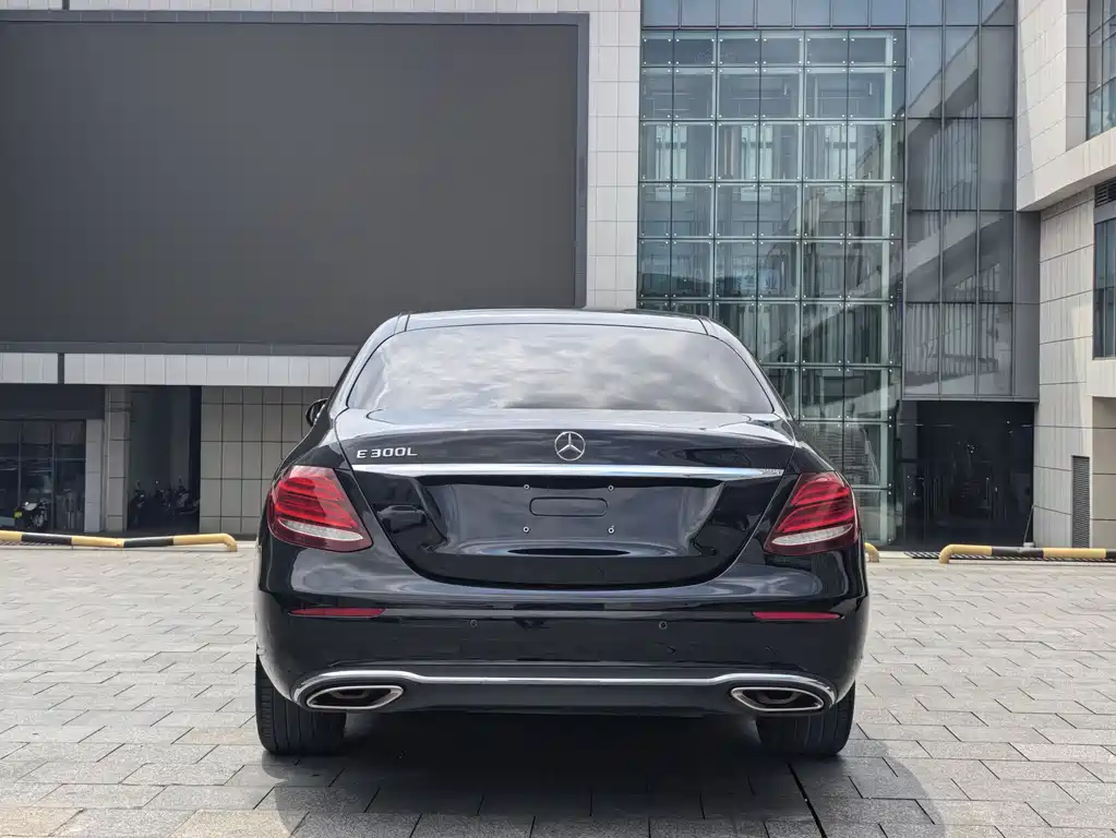 Mercedes-Benz E-Class 2020 — фото 23
