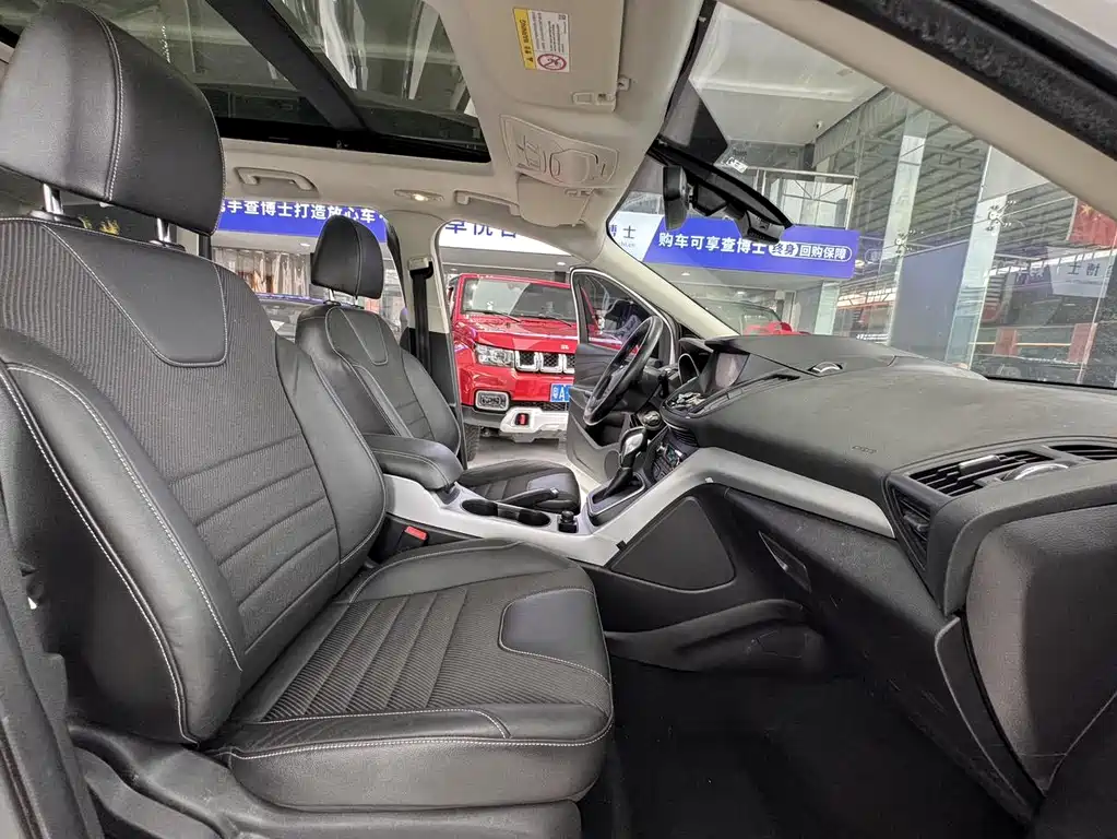 Ford Kuga 2016 — фото 16