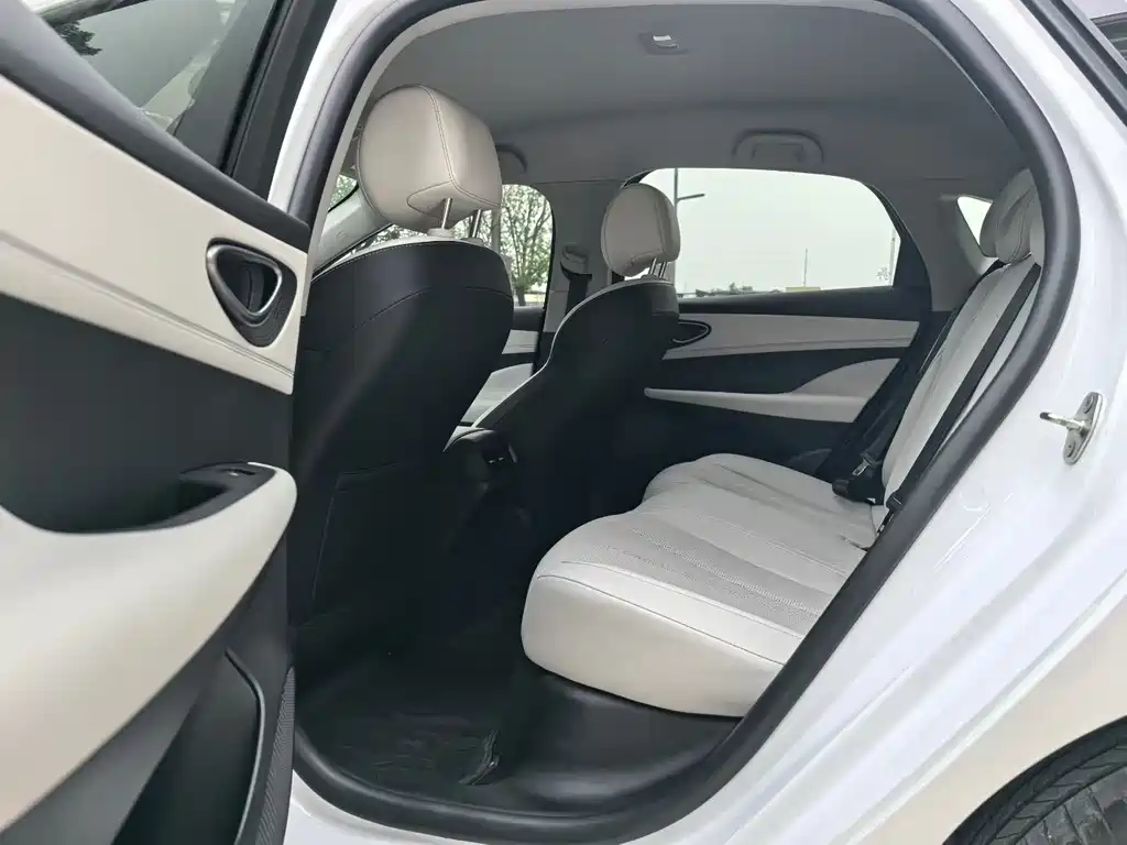 BYD Seal 05 DM-i 2025 — фото 5