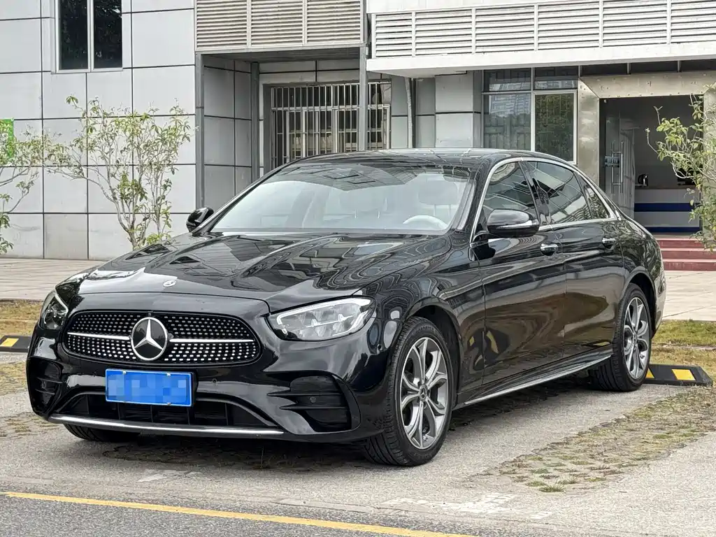 Mercedes-Benz E-Class 2022 — фото 1