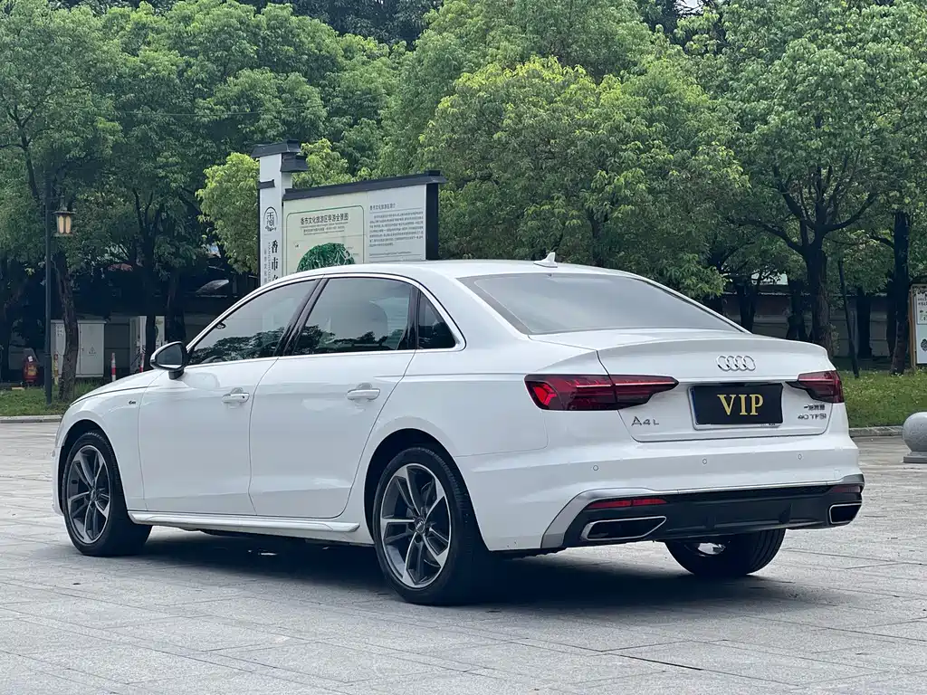 Audi A4L 2020 — фото 24