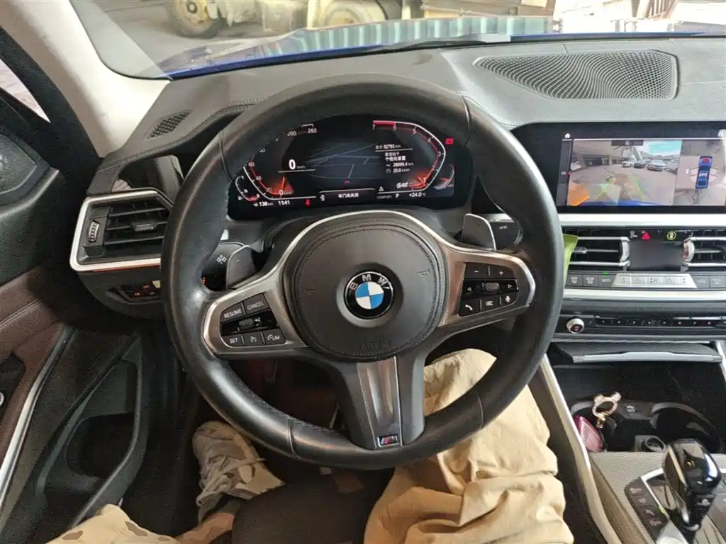BMW 3 Series 2019 — фото 11