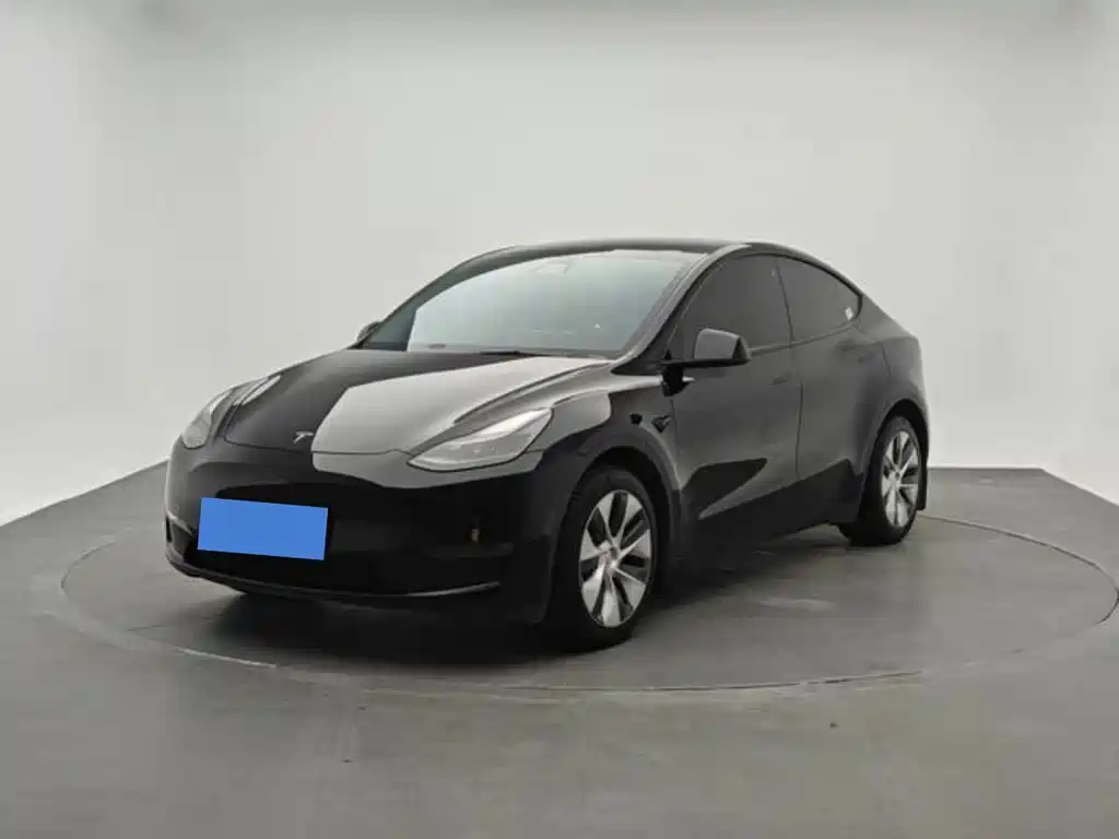 Tesla Model Y 2023 — фото 1
