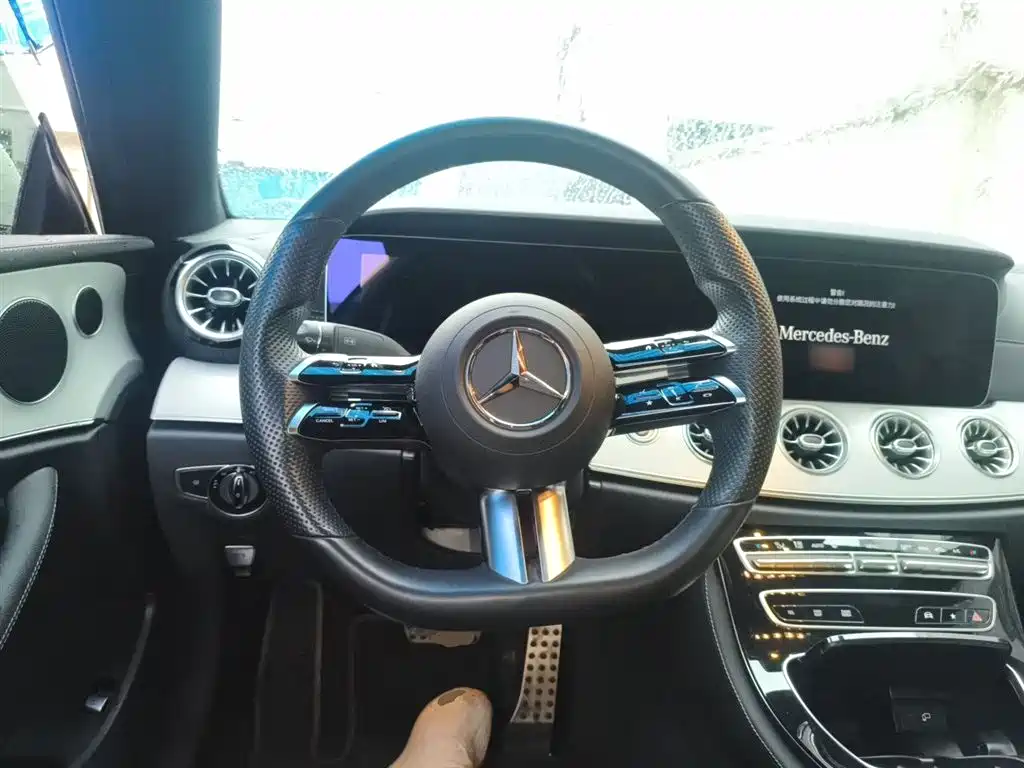 Mercedes-Benz E-Class 2022 — фото 11