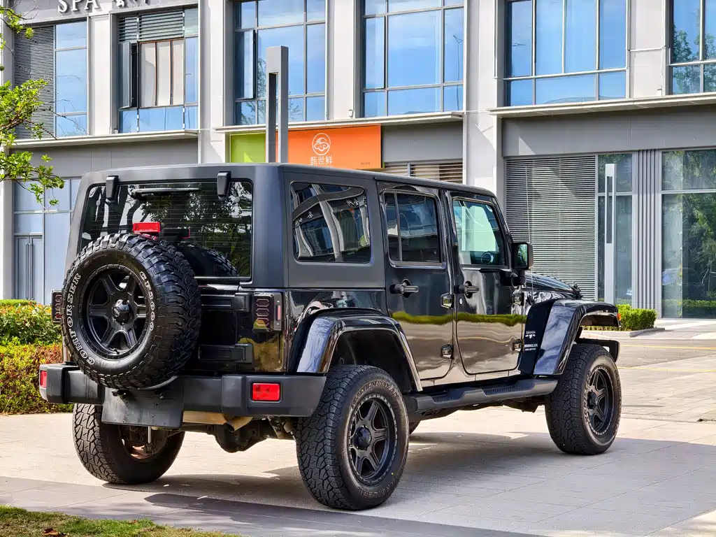 Jeep Wrangler 2018 — фото 12