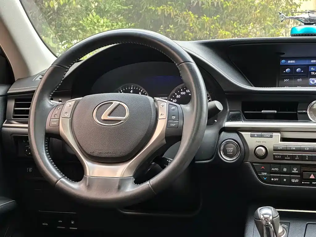Lexus ES 2014 — фото 3