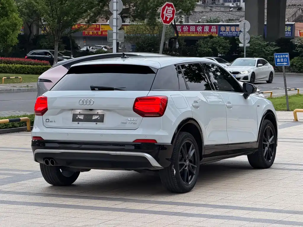 Audi Q2L 2019 — фото 13
