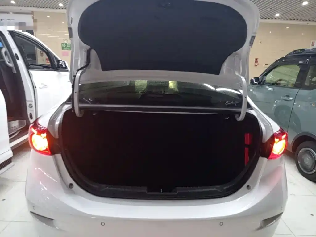 Mazda 3 Angkesela 2019 — фото 19