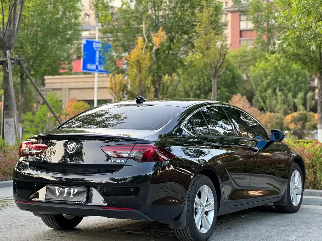 Buick Regal 2018 — фото 10