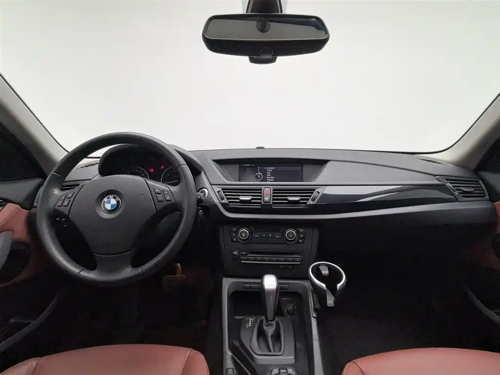 BMW X1 2012 — фото 5