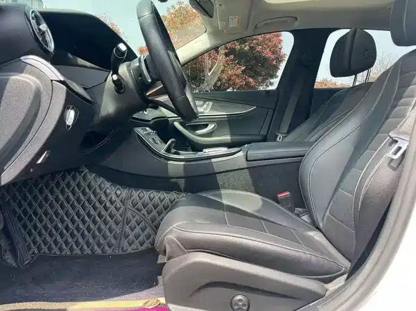 Mercedes-Benz E-Class 2022